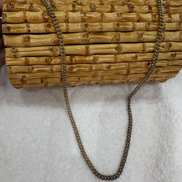 Rattan clutch! Rattan in good condition lining inside of purse shows some wear. - Picture 4 of 14
